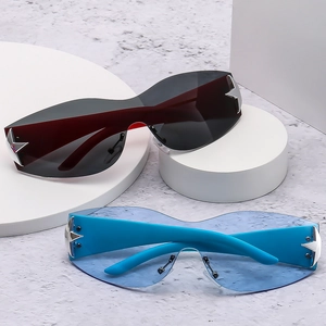 Lunettes de soleil Y2K pour enfants avec décor étoile et verres surdimensionnés colorés