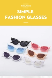 Lot de lunettes de soleil œil-de-chat avec montures texturées en six couleurs rétro