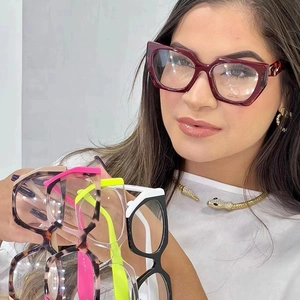Schicke TR90 Übergroße Cat-Eye Brillen für Damen in verschiedenen trendigen Farben