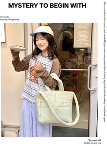 Padded quilted tote bag for women large capacity shoulder bag casual handbag stylish cloud bag