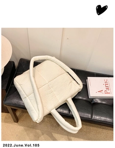 Puffy quilted tote bag with square pattern design, large capacity shoulder bag for daily use.