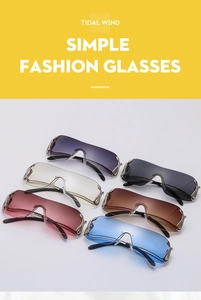 Détail de lunettes de soleil masque sans monture en plusieurs couleurs avec métal doré
