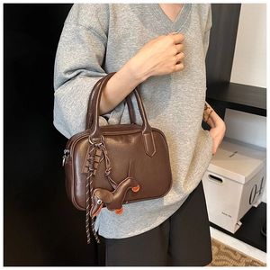 Vintage braune Boston Tasche für Damen, stylische PU Leder Umhängetasche für Alltag und Büro.