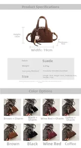 Detailweergave van mini suède crossbodytas met afmetingen en diverse kleurvarianten