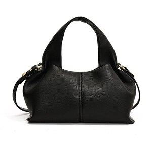 Borsa hobo cloud in pelle nera con design a pieghe e tracolla regolabile per donna