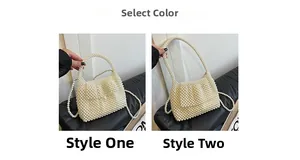 Comparaison de deux sacs à main perlés faits main avec les options Style 1 et Style 2