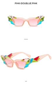 Dettaglio occhiali da sole cat-eye rosa con cristalli geometrici colorati sulla montatura