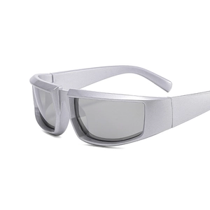 Lunettes de soleil de sport Y2K futuristes argentées avec monture mate profilée mate