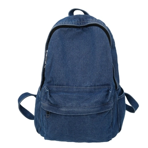 Klassischer dunkelblauer Denim-Rucksack mit Reißverschlusstasche und funktionalen Seitenfächern