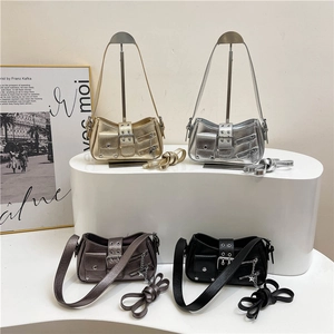 Sacs portés épaule à rivets multi-poches en simili cuir doré, argenté, bronze et noir