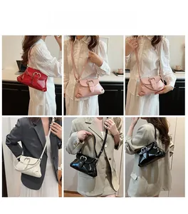 Détails de sacs à main minimalistes en plusieurs couleurs avec une grande boucle en cœur