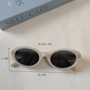 Retro oval sunglasses with off-white frames and UV400 lenses measuring 14.3cm wide