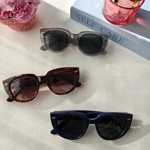 Occhiali da sole quadrati grandi UV400 per uomo e donna in grigio, tartaruga e blu