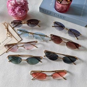 Lunettes De Soleil Yeux De Chat Sans Monture Métal Punk Protection UV400 Verre Dégradé Résine Rétro Hip Hop Homme Femme