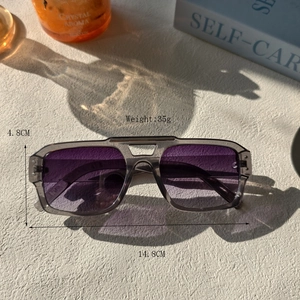 Lunettes de soleil aviateur double pont avec verres dégradés violets et monture en résine