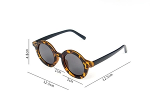 Dimensions détaillées des lunettes de soleil rondes rétro pour enfants en écaille