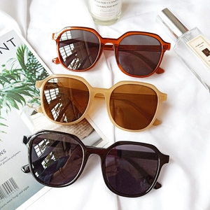 Retro Oversized Square Sunglasses Women PC Frame Resin Lens Vintage UV Protection Street Wear Eyewear