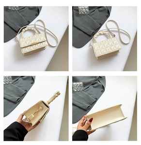 Vues détaillées du sac beige matelassé avec boucle dorée et poignée plissée
