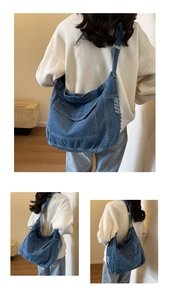 Dettaglio borsa a tracolla in denim blu con effetti sfrangiati e tracolla regolabile