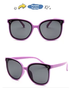 Vue de face et latérale de lunettes de soleil polarisées en silicone violet pour enfant