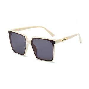 Modische cremefarbene quadratische Übergroße Sonnenbrille mit dunkelgrauen Gläsern und Gold