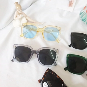 Fashionable oversized square sunglasses for men and women in five trendy diverse colors