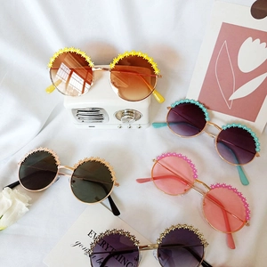 Lunettes de soleil rondes pour enfants avec décorations florales en plusieurs couleurs