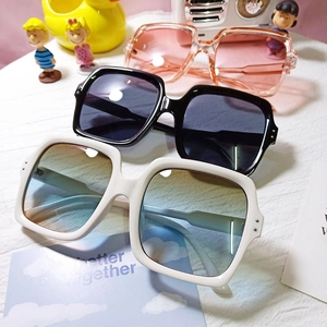 Retro oversized square sunglasses for men and women with UV protection in various colors
