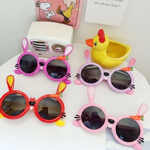 Polarized bunny-shaped kids sunglasses with round frames and cute carrot details