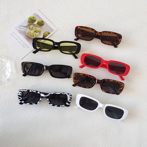 Retro Rectangle Sunglasses UV400 Protection Resin Frame Vintage Y2K Fashion Eyewear For Women Men Streetwear