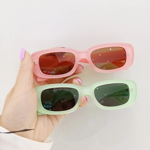 Lunettes De Soleil Enfants Protection UV400 Rétro Petit Cadre Carré Plastique Couleur Gelée Mat Lunettes Mode Garçons Filles