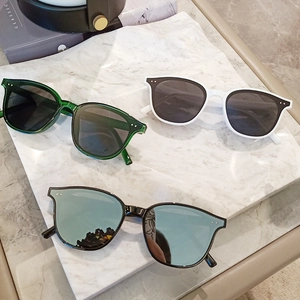 Retro Oversized Square Sunglasses PC Frame Resin Lens UV400 Protection Trendy Unisex Streetwear Fashion Eyewear