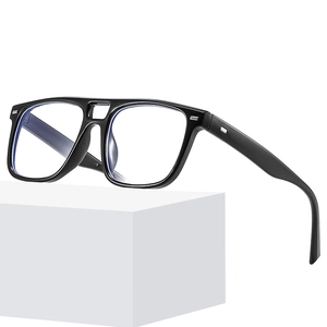 Retro-Brille mit quadratischem schwarzem Rahmen, Doppelsteg und Blaulichtfilter-Technologie