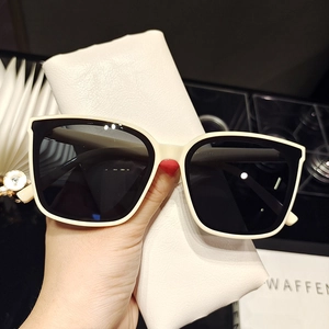 Retro Square Sunglasses Plastic Frame UV400 Protection Oversized Fashion Eyewear For Men Women Outdoor Driving Travel