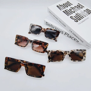 Retro Rectangle Sunglasses Trendy Fashion Small Square Plastic Frame UV Protection For Women Men Chic Hip Hop Outdoor Eyewear