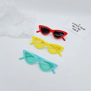 Set of 3 retro triangular cat-eye sunglasses for kids in red, yellow and blue colors