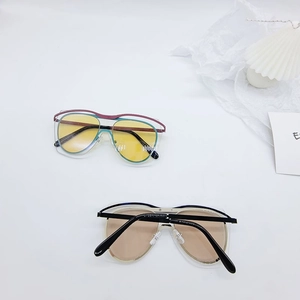Lunettes de soleil tendance pour enfants avec protection UV et verres jaunes et marrons