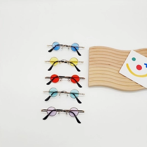 Five colors of mini round retro sunglasses with gold metal frames for dolls and pets