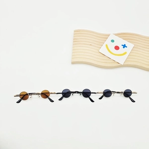 Mini round retro sunglasses in three colors with metallic frames for pets and fashion dolls