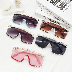 Lunettes De Soleil Shield Oversized Intégrées Pour Femmes Avec Décoration Künstliche Perles Et Strass UV400 Mode Catwalk Fête
