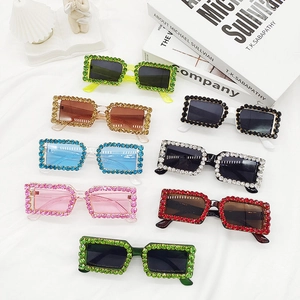 Vintage Rectangle Sunglasses Rhinestone Encrusted UV400 Protection Fashion Square Eyewear Women Beach Vacation Luxury Style
