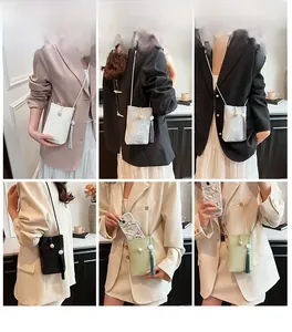 Mini sac de téléphone en satin avec boucle en perles et longues franges élégantes