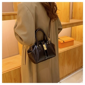Elegante Vintage Krokodilmuster Handtasche für Damen, stilvolle kleine Umhängetasche.