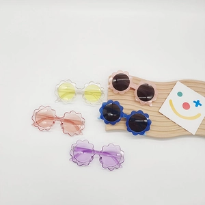 Kids cute flower-shaped sunglasses collection with UV protection for toddlers 1-5 years