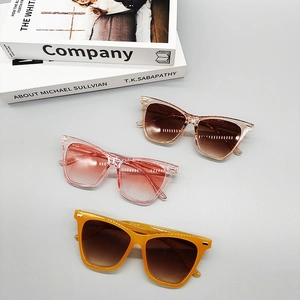 Retro square frame sunglasses with rice nail accents in pink, brown and yellow colors