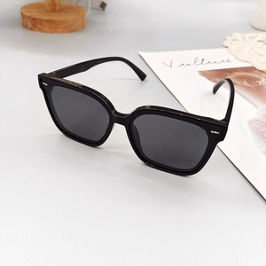 Lunettes de soleil polarisées noires pour enfants avec monture en silicone durable
