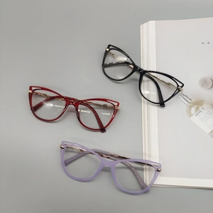 Monture De Lunettes Chat Pour Femmes Rétro Transparent Anti-Lumière Bleue Résine Plastique Branches Métalliques Optique Mode