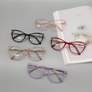 Montures de lunettes œil-de-chat rétro en plusieurs couleurs avec branches en métal