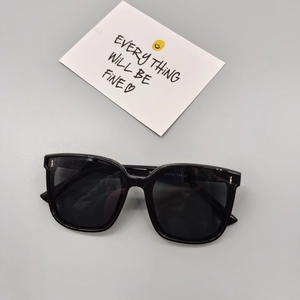 Detail showing inner temple with size 53-13-134 and CE certification for kids sunglasses