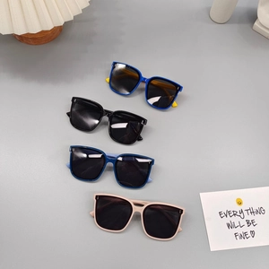 Stylish kids polarized square sunglasses in four candy colors with durable soft frames